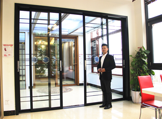 對于門窗人來說，2018年是一個艱難的年份，這一年走過的路實在太艱難了！不過，沒經歷過風雨，又怎么能夠看見彩虹呢？我們有理由相信，熬過了堅信的2018年后，2019年門窗市場一定會好起來的！